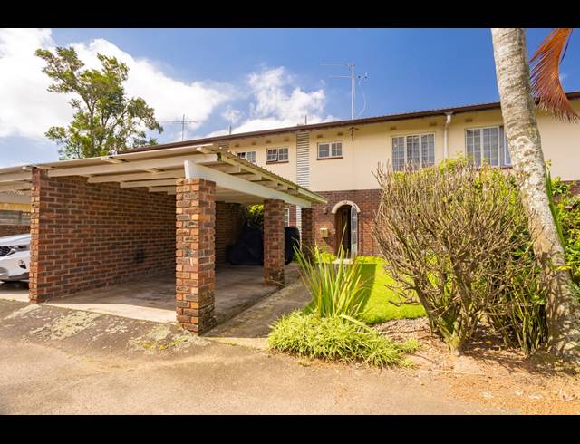 3 BEDROOM APARTMENT FOR SALE IN MANORS